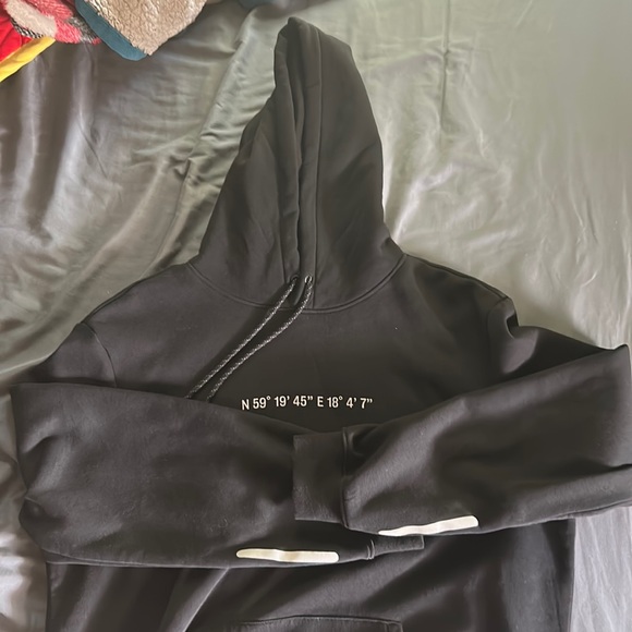 H&M hoodie - Picture 3 of 3